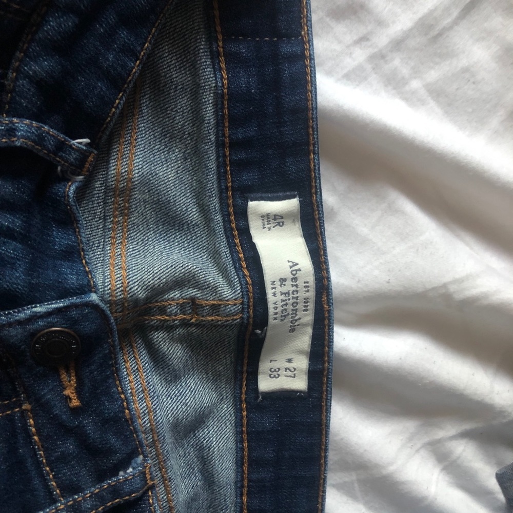 Abercrombie & Fitch size 4R, w27/L33